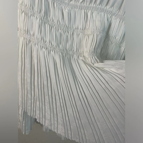 Current Air Smocked Pleated Floral White Mini Dress size XS - Picture 3 of 12